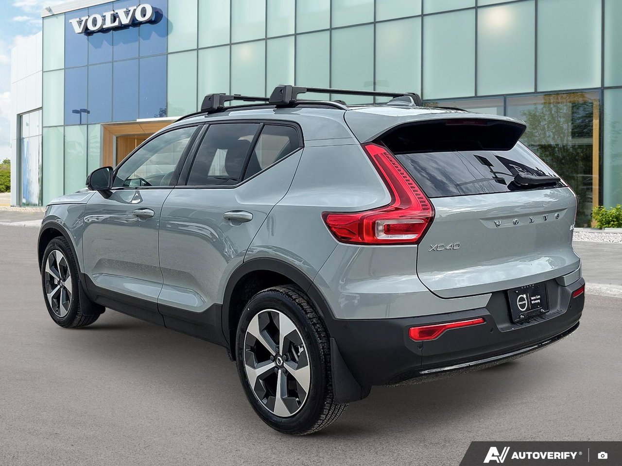 2026 Volvo XC40 Plus Dark Theme-3