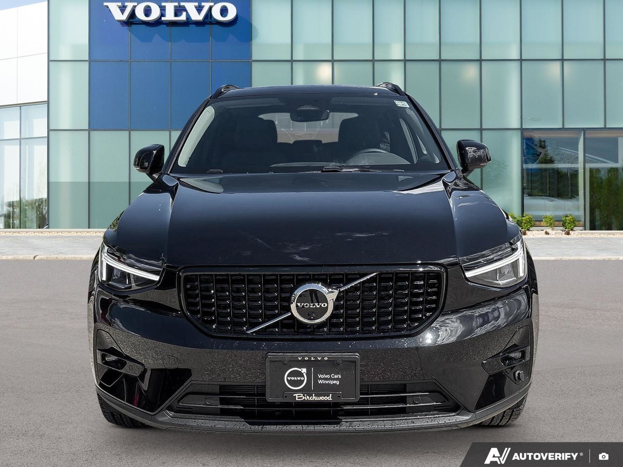 2026 Volvo XC40 Plus Dark Theme-5