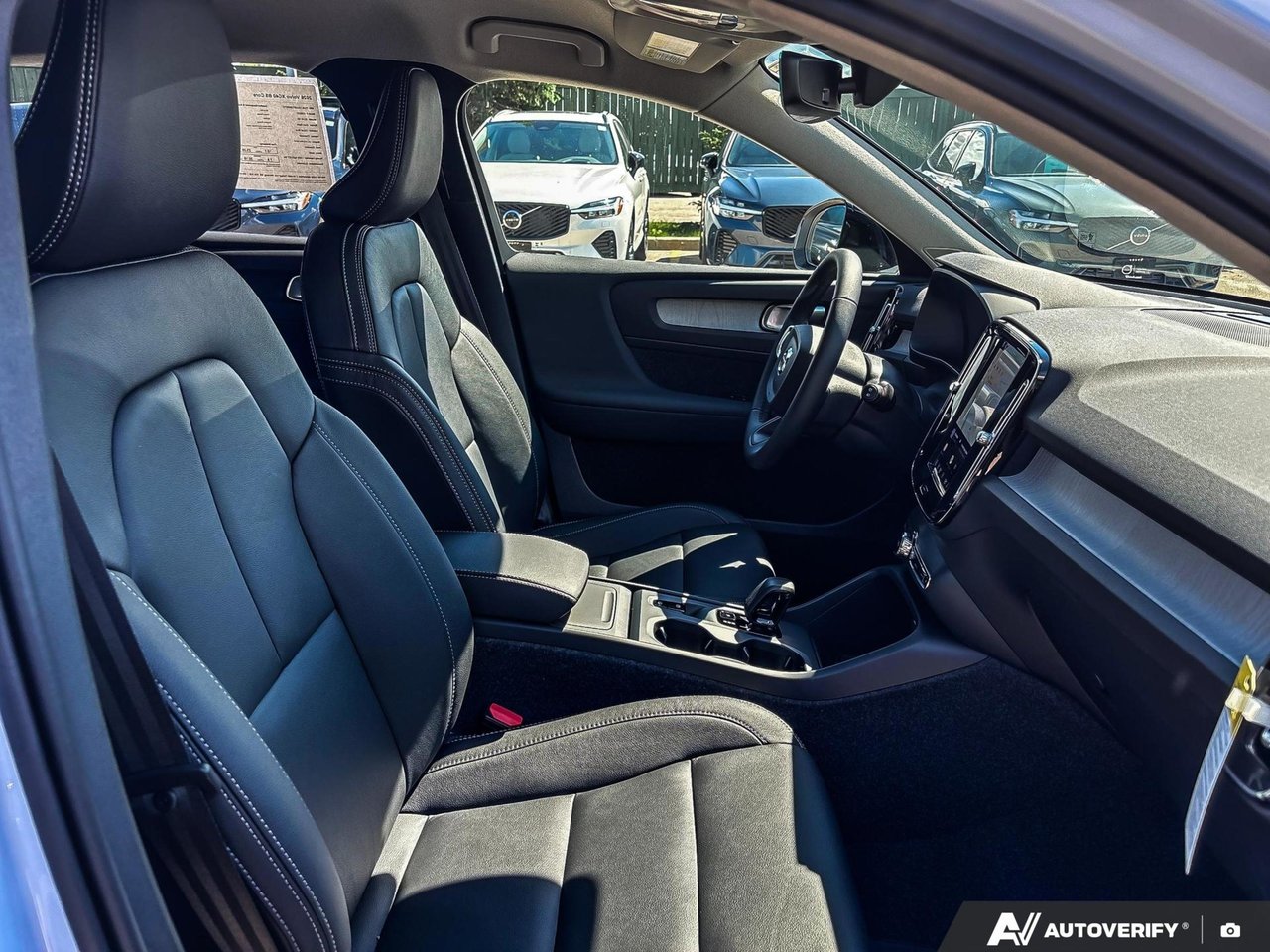 2026 Volvo XC40 Core Dark Theme-22