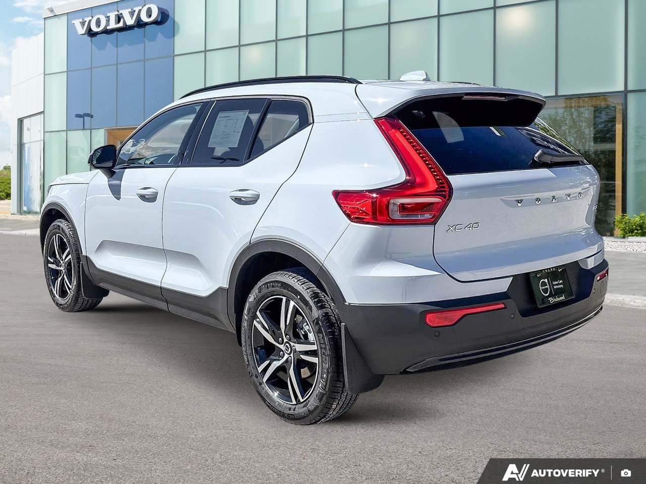 2026 Volvo XC40 Core Dark Theme-3