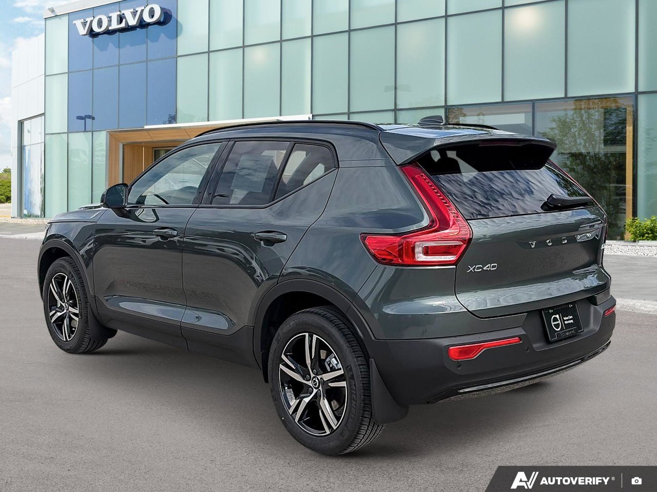 2026 Volvo XC40 Core Dark Theme-3