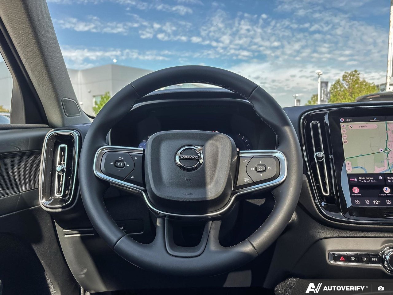 2026 Volvo XC40 Plus Dark Theme-13