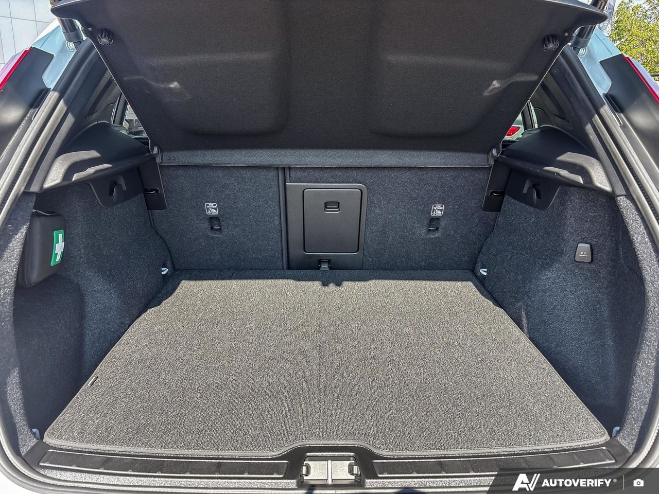 2026 Volvo XC40 Plus Dark Theme-7