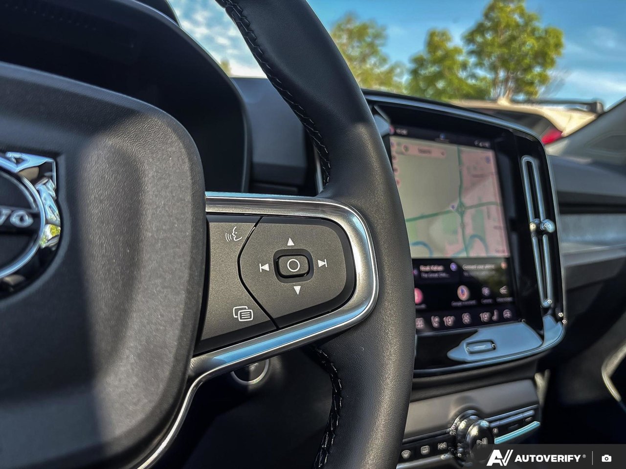 2026 Volvo XC40 Plus Dark Theme-15