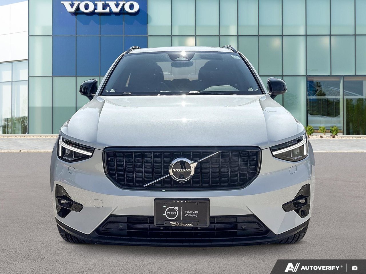 2026 Volvo XC40 Plus Dark Theme-4