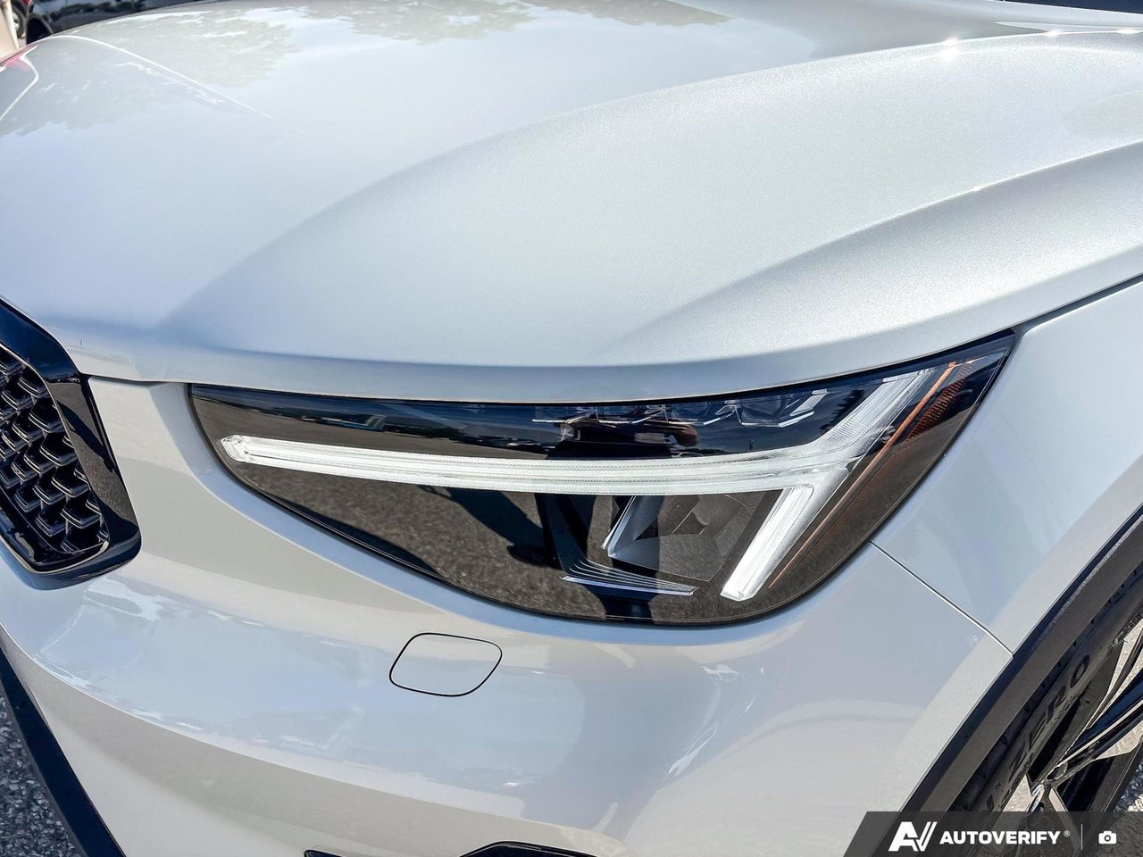 2026 Volvo XC40 Plus Dark Theme-10