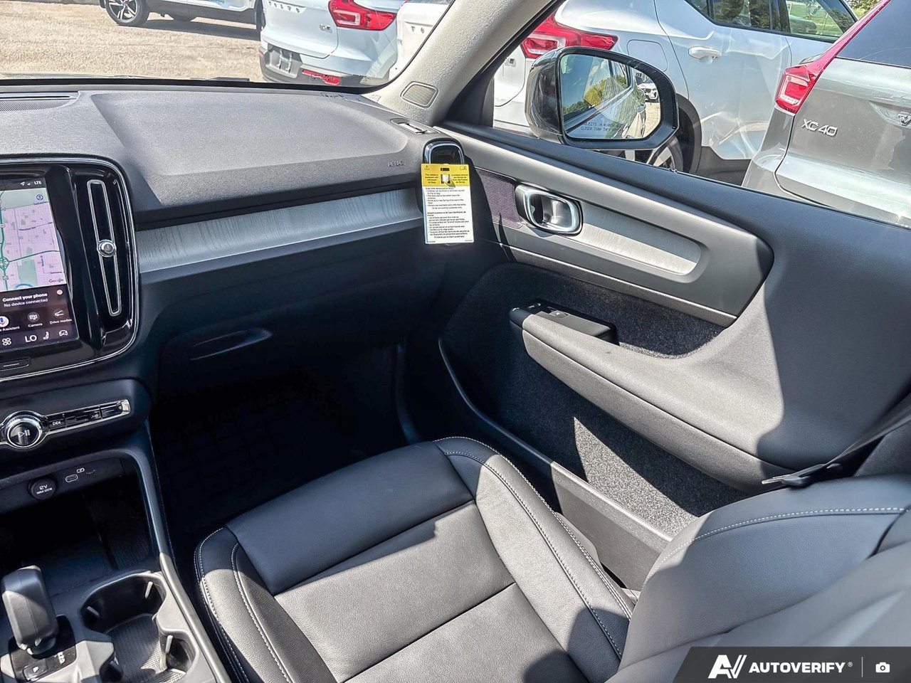2026 Volvo XC40 Core Dark Theme-25