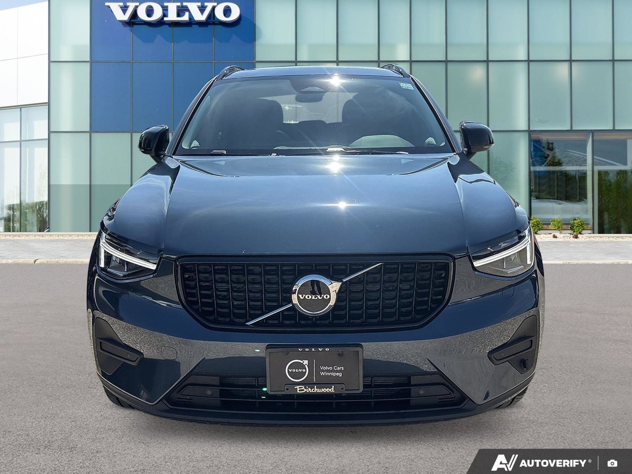 2026 Volvo XC40 Core Dark Theme-5