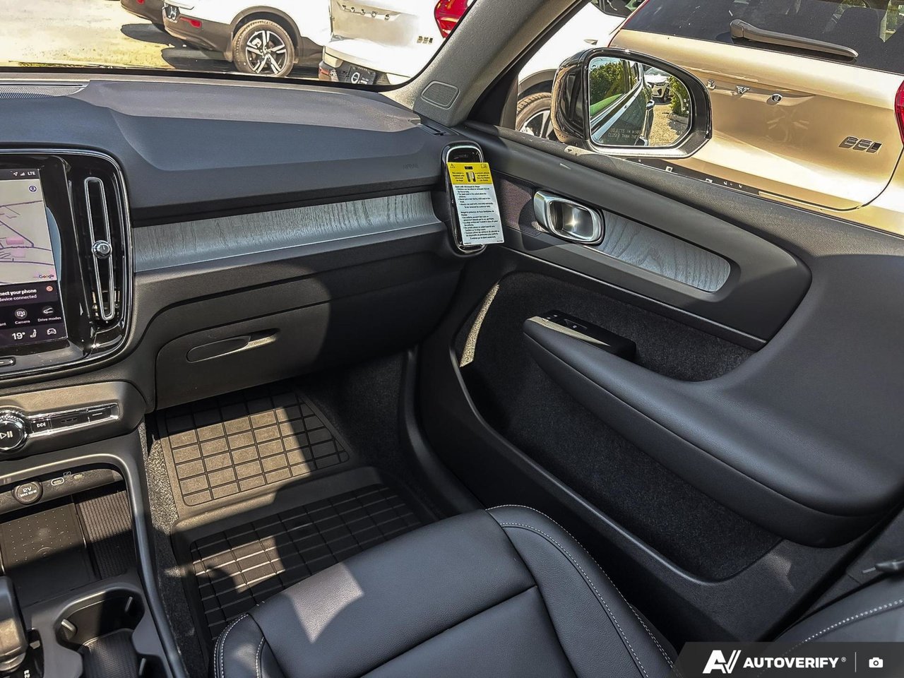2026 Volvo XC40 Core Dark Theme-25