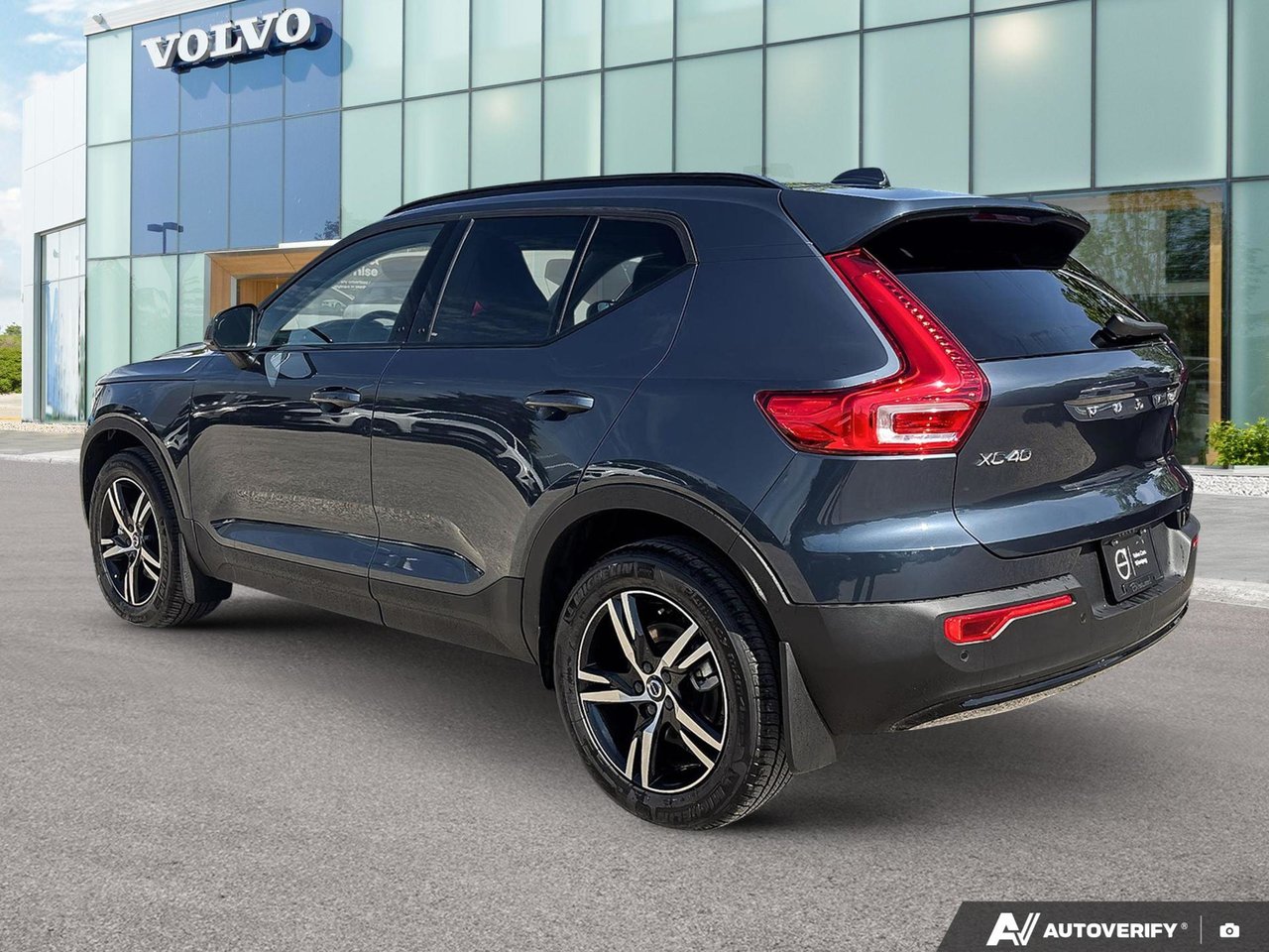 2026 Volvo XC40 Core Dark Theme-3
