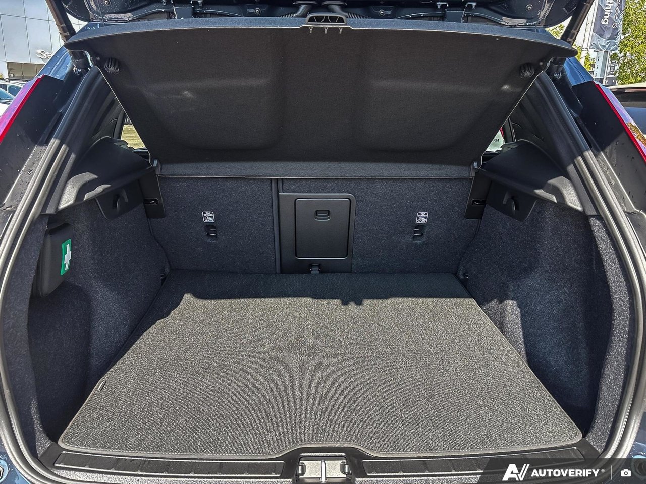 2026 Volvo XC40 Core Dark Theme-8