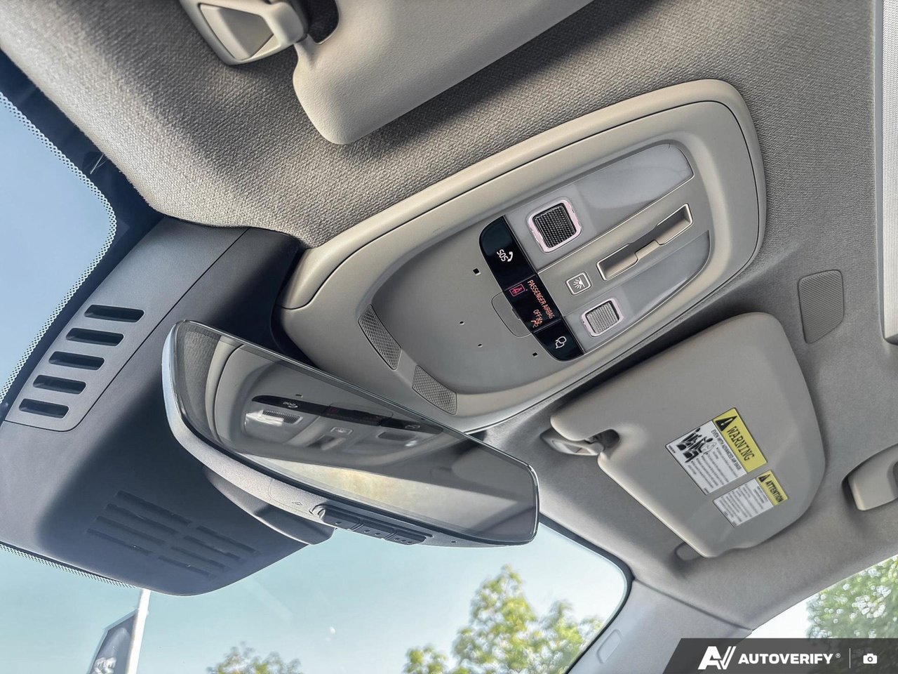 2026 Volvo XC40 Plus Dark Theme-21
