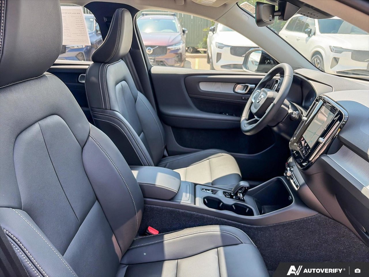 2026 Volvo XC40 Core Dark Theme-22