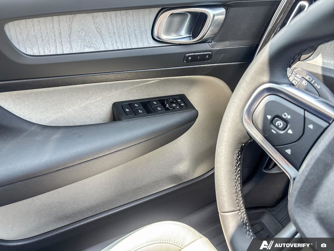 2026 Volvo XC40 Core Dark Theme-17