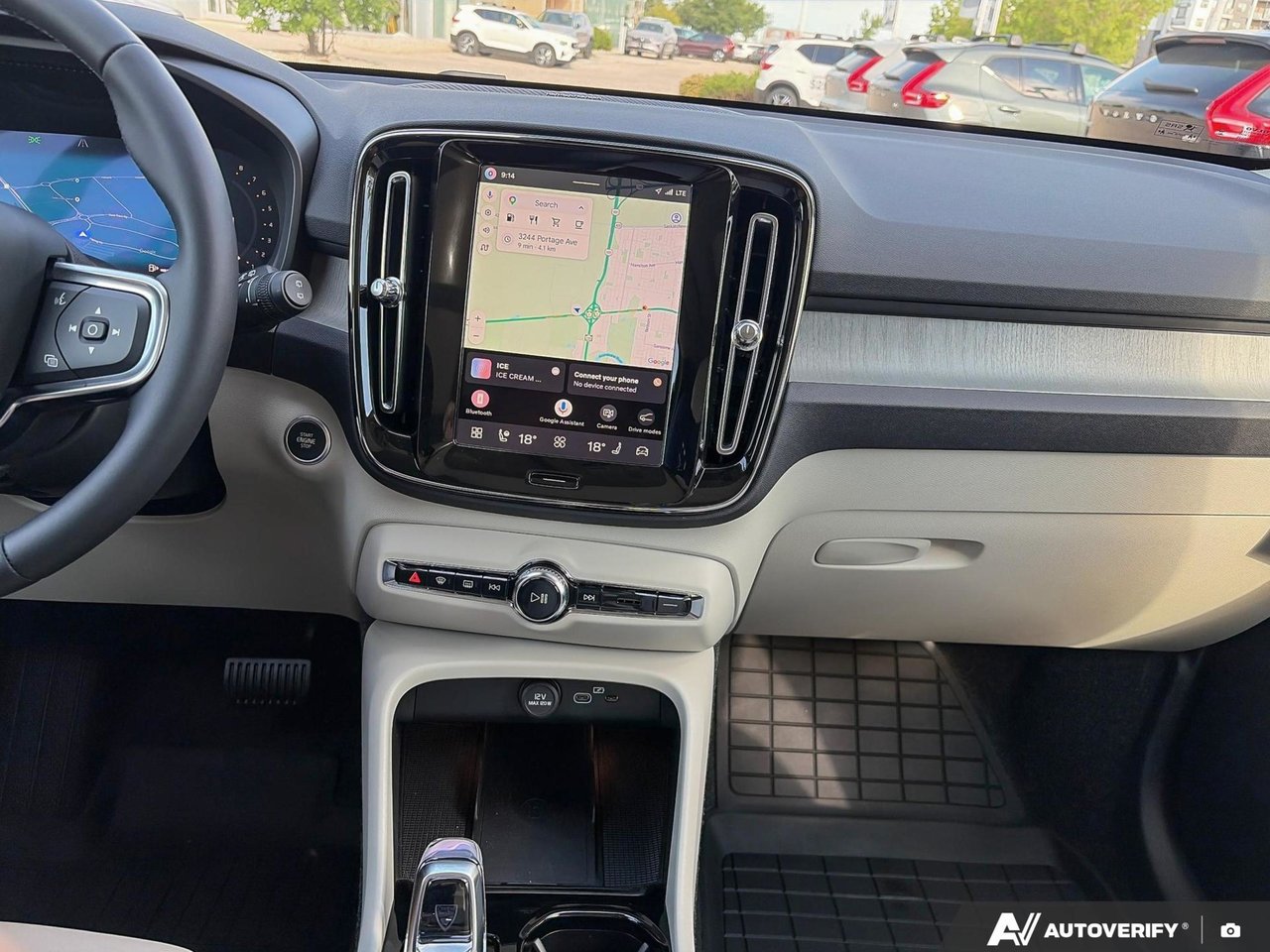 2026 Volvo XC40 Ultra Dark Theme-18