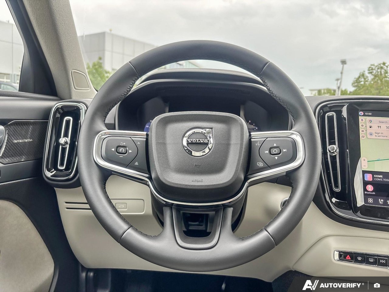 2026 Volvo XC40 Plus Dark Theme-13
