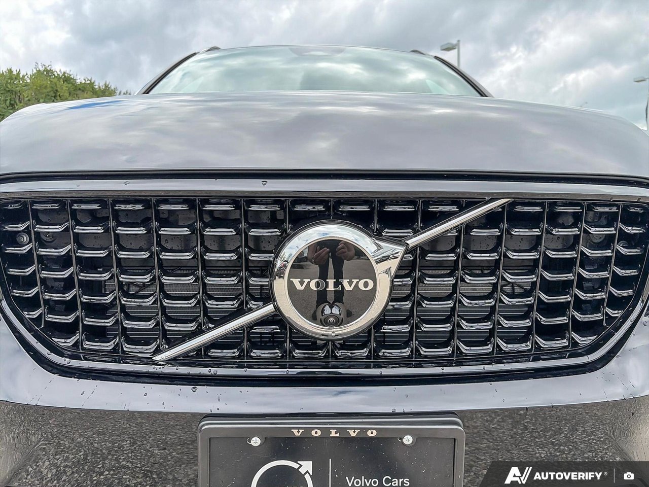 2026 Volvo XC40 Plus Dark Theme-5
