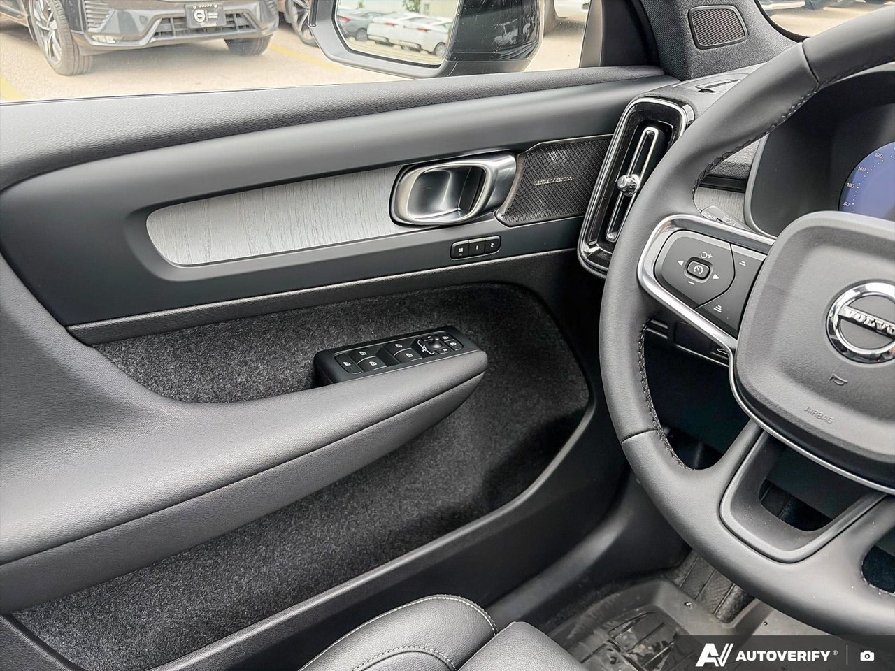2026 Volvo XC40 Plus Dark Theme-16