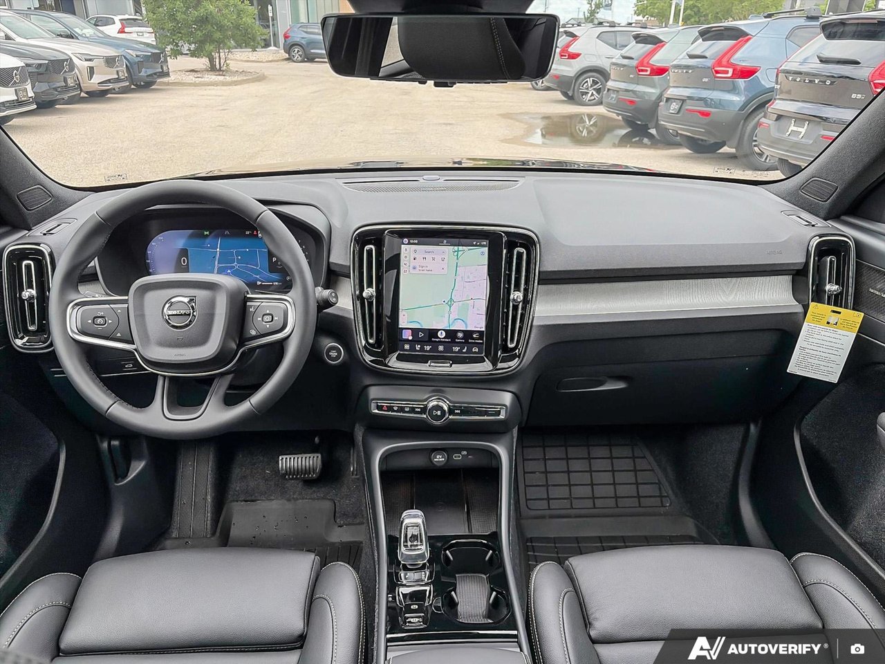 2026 Volvo XC40 Plus Dark Theme-23