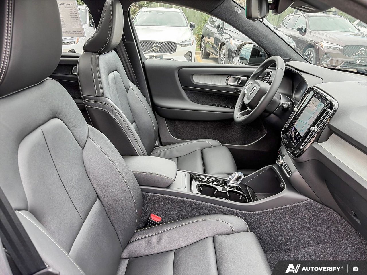 2026 Volvo XC40 Plus Dark Theme-21