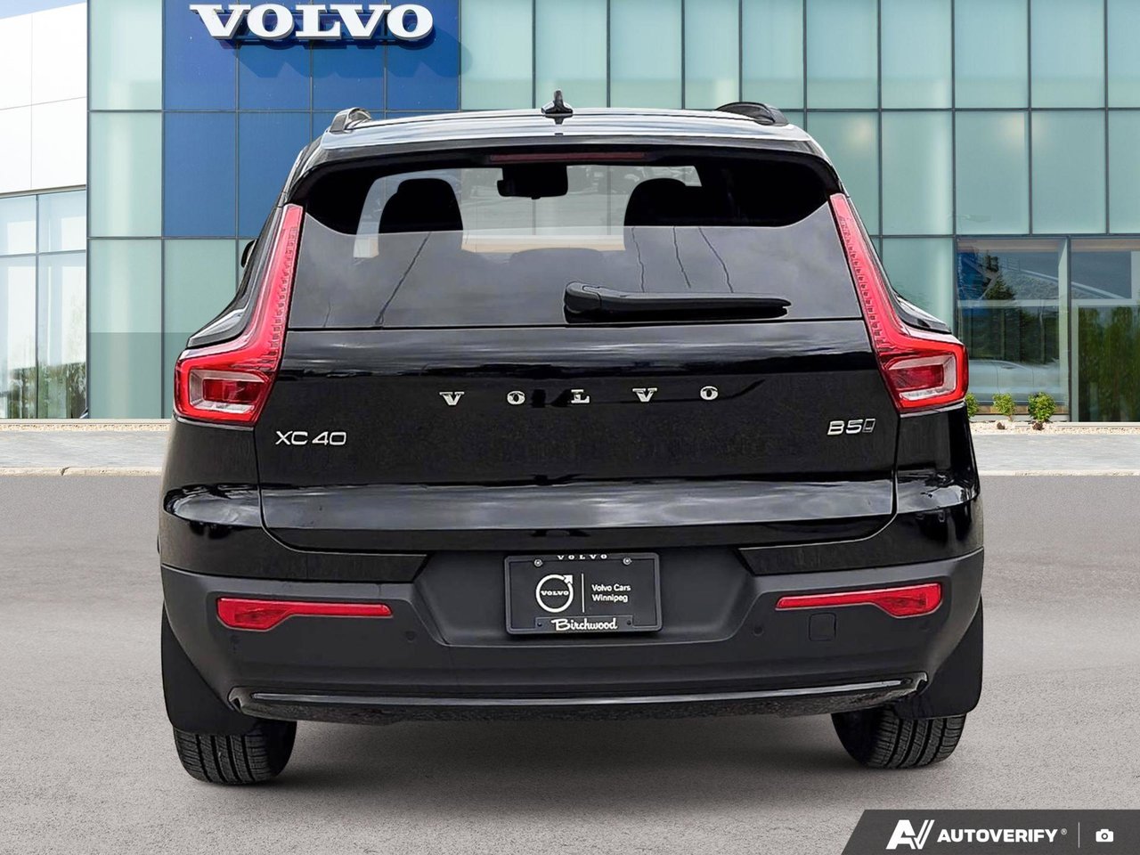 2026 Volvo XC40 Plus Dark Theme-3