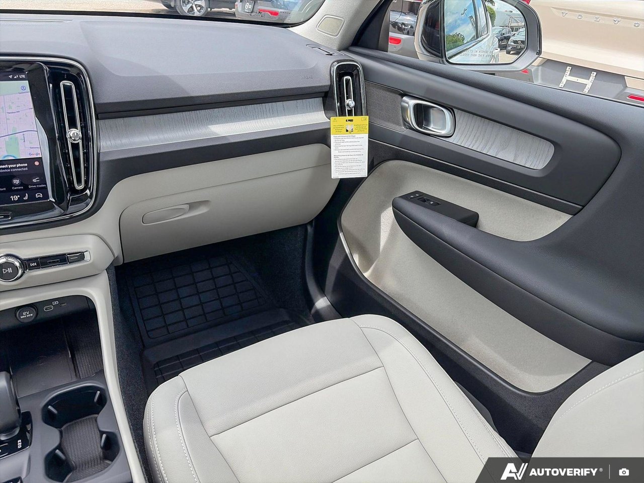 2026 Volvo XC40 Core Dark Theme-24