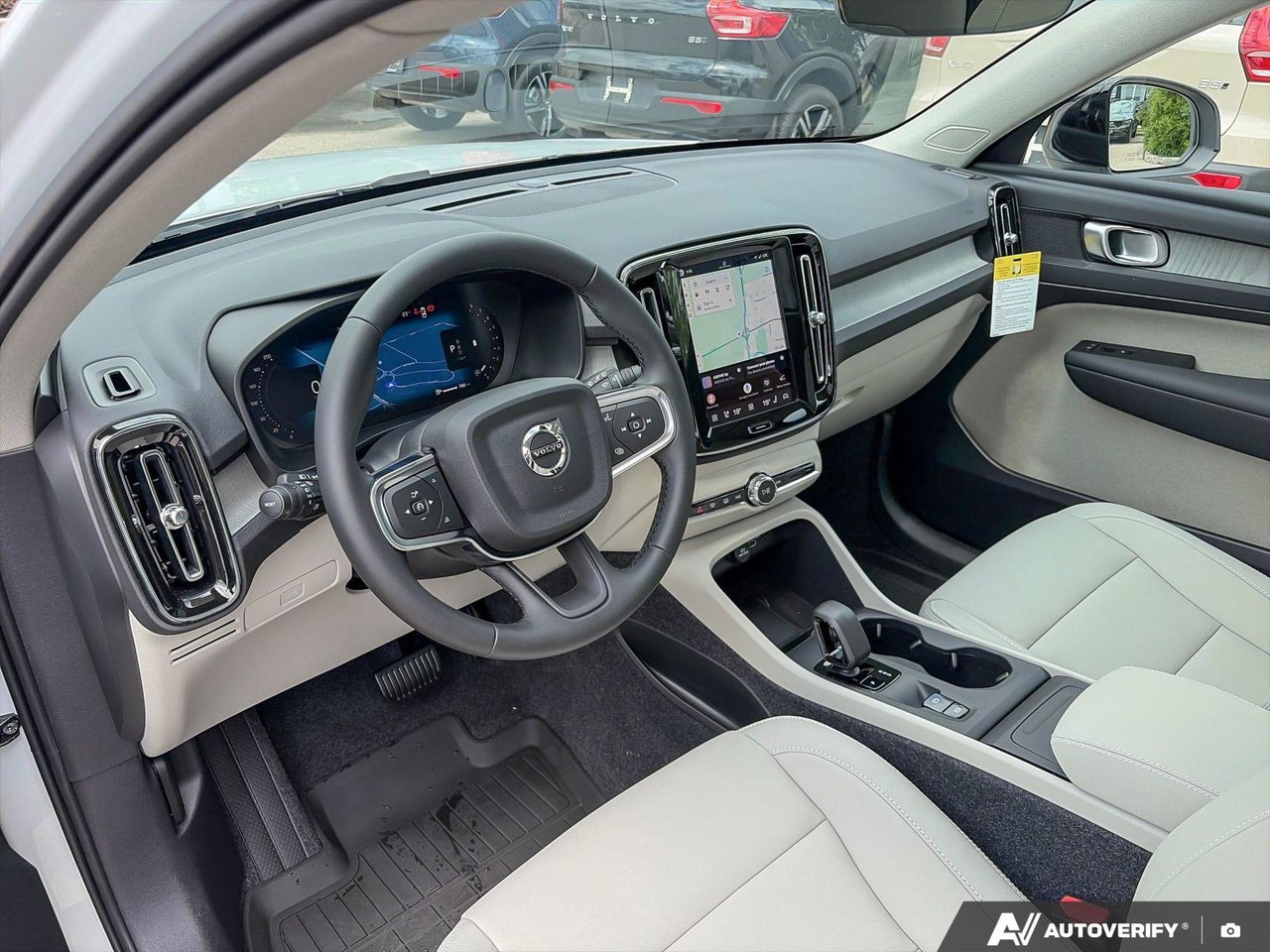 2026 Volvo XC40 Core Dark Theme-12