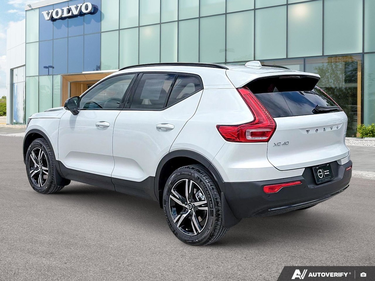 2026 Volvo XC40 Core Dark Theme-2