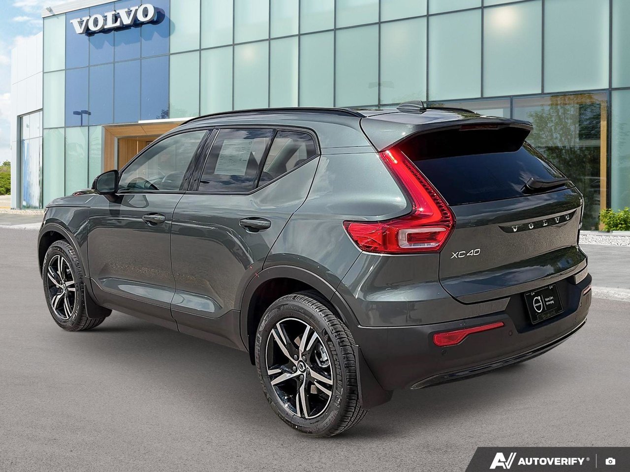 2026 Volvo XC40 Core Dark Theme-4