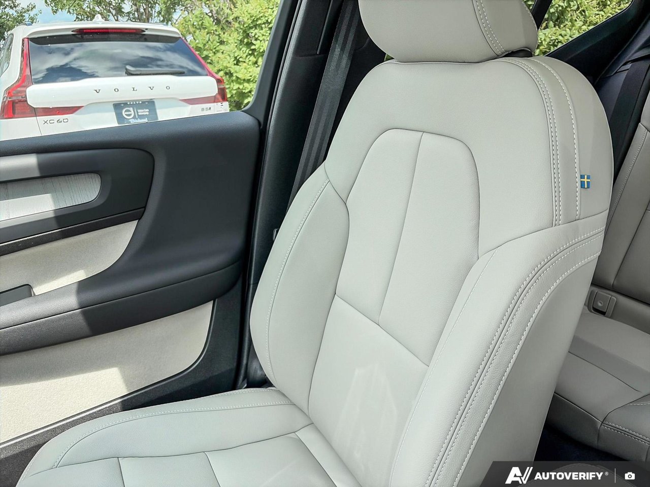2026 Volvo XC40 Core Dark Theme-5