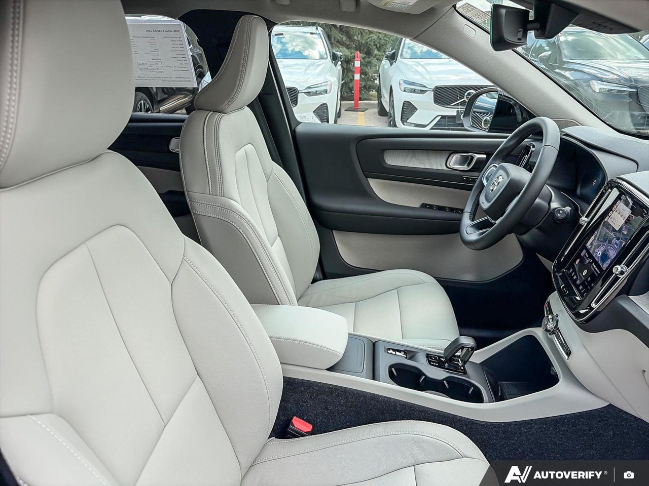 2026 Volvo XC40 Core Dark Theme-9