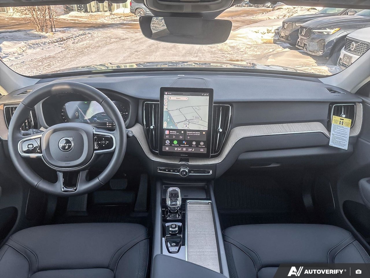 2026 Volvo XC60 Plug-In Hybrid Plus Dark Theme-24