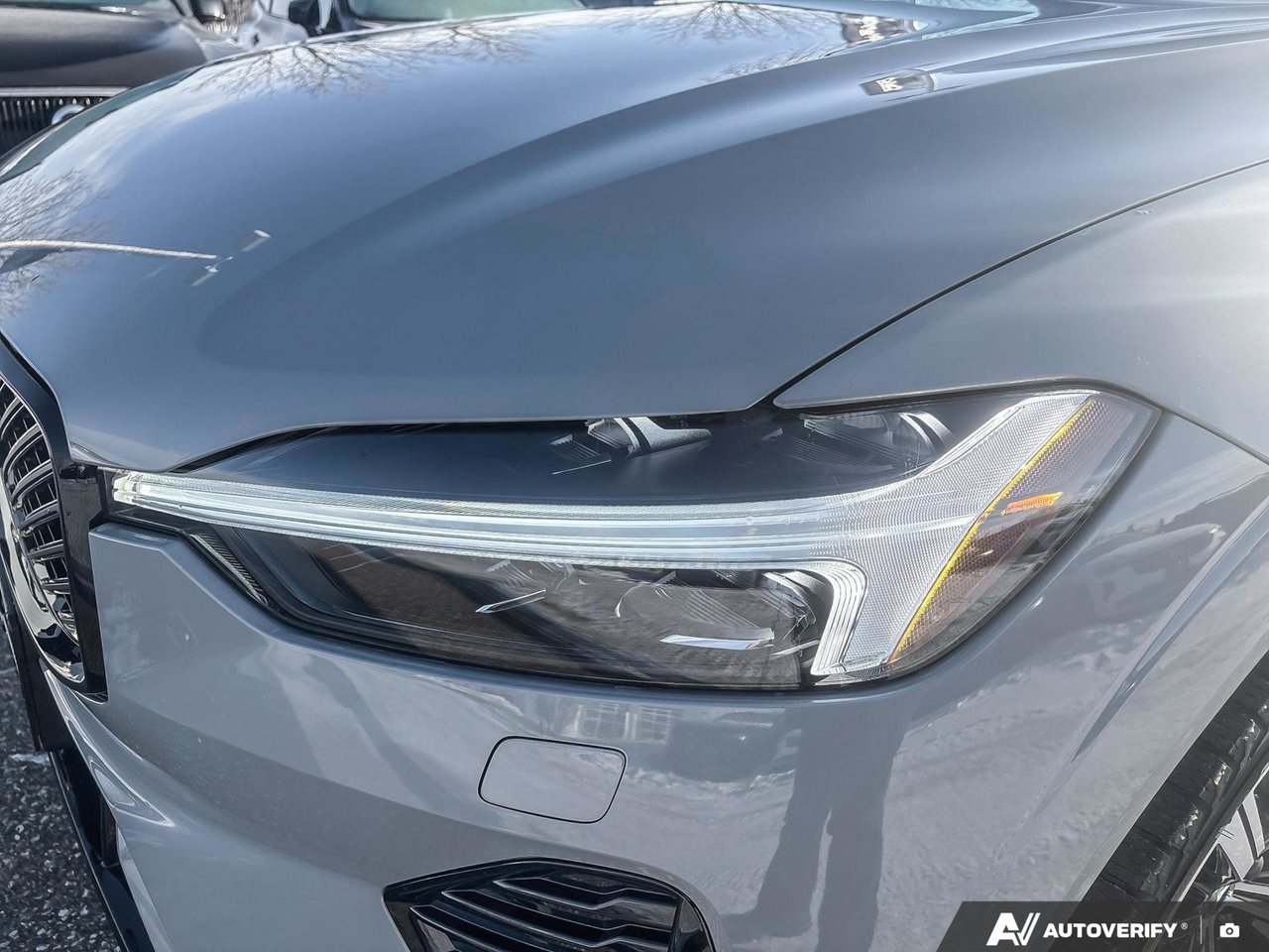 2026 Volvo XC60 Plug-In Hybrid Plus Dark Theme-11