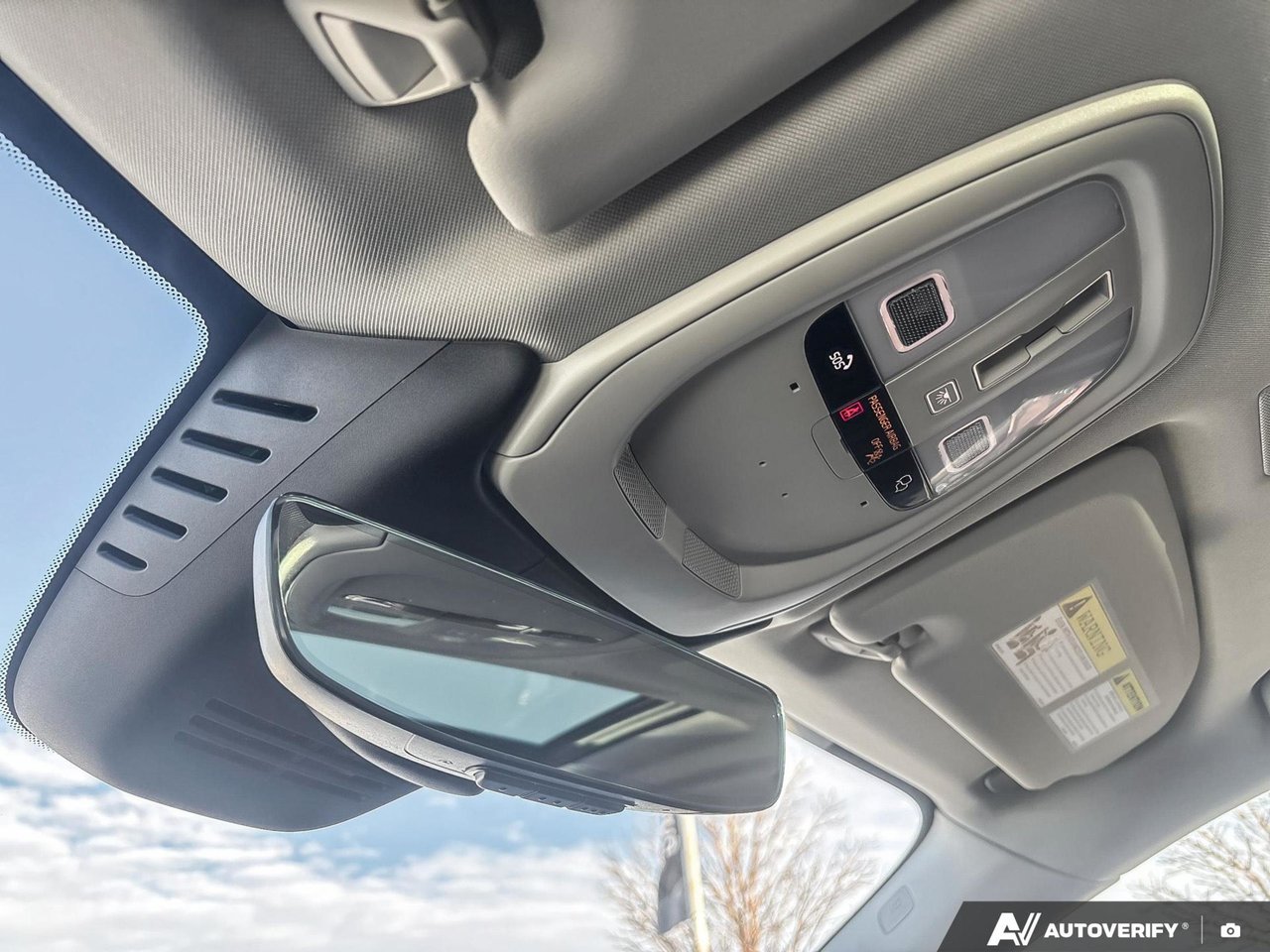 2026 Volvo XC60 Plug-In Hybrid Plus Dark Theme-21