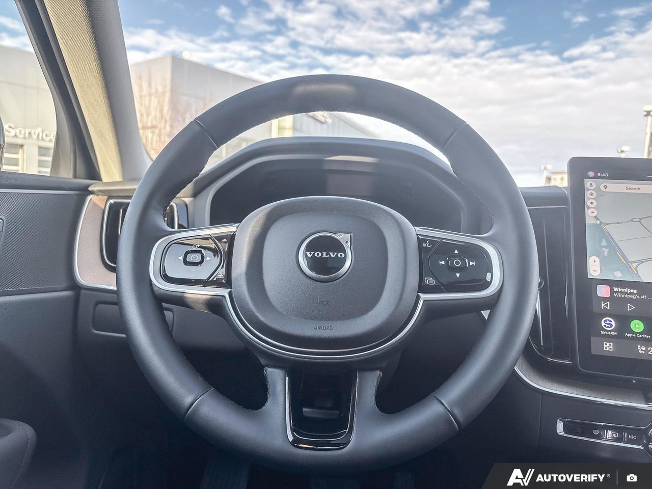 2026 Volvo XC60 Plug-In Hybrid Plus Dark Theme-14