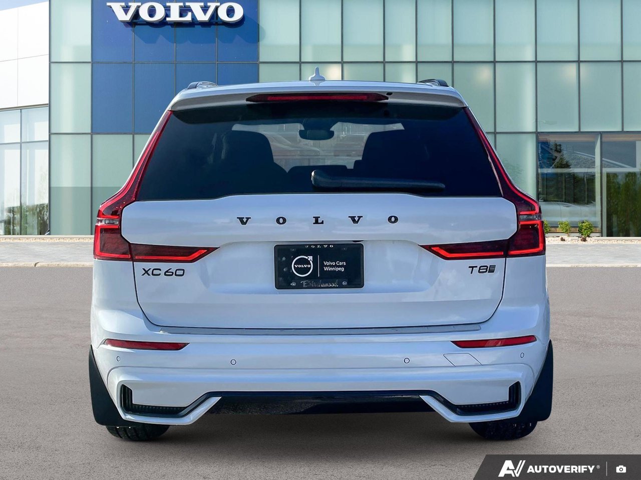 2026 Volvo XC60 Plug-In Hybrid Ultra Black Edition-4