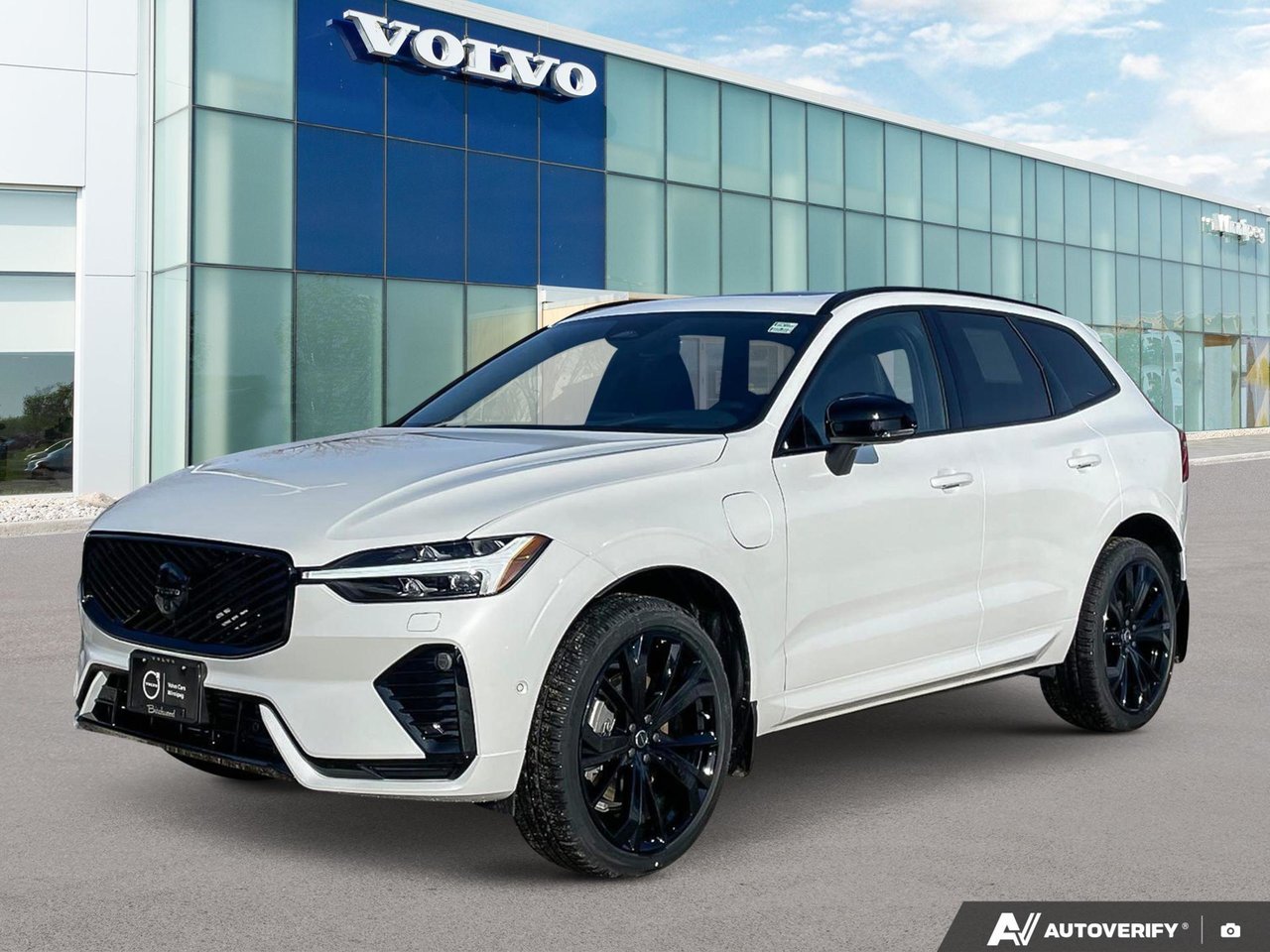 2026 Volvo XC60 Plug-In Hybrid Ultra Black Edition-0