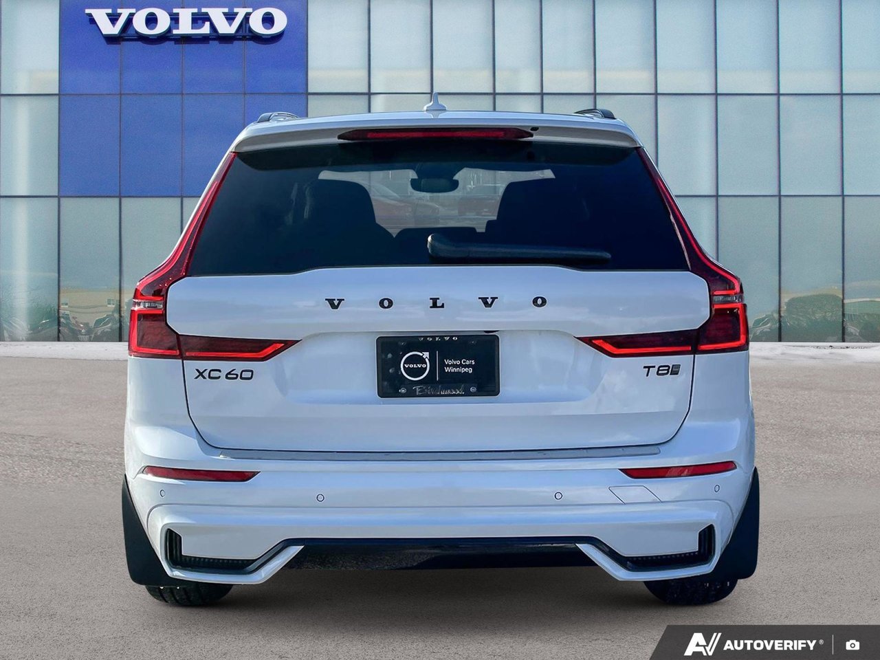 2026 Volvo XC60 Plug-In Hybrid Ultra Black Edition-4