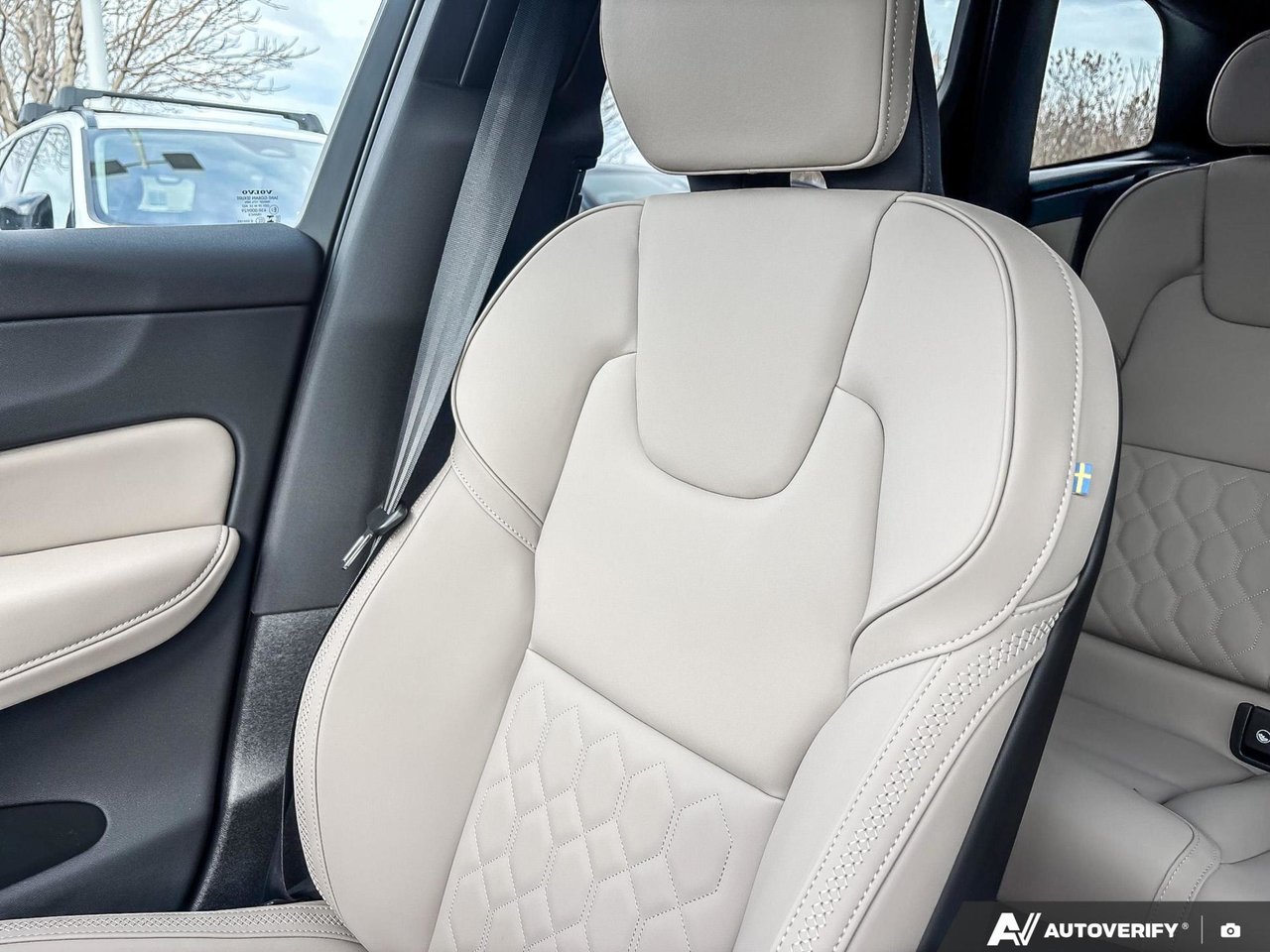 2026 Volvo XC60 Plug-In Hybrid Core Dark Theme-19