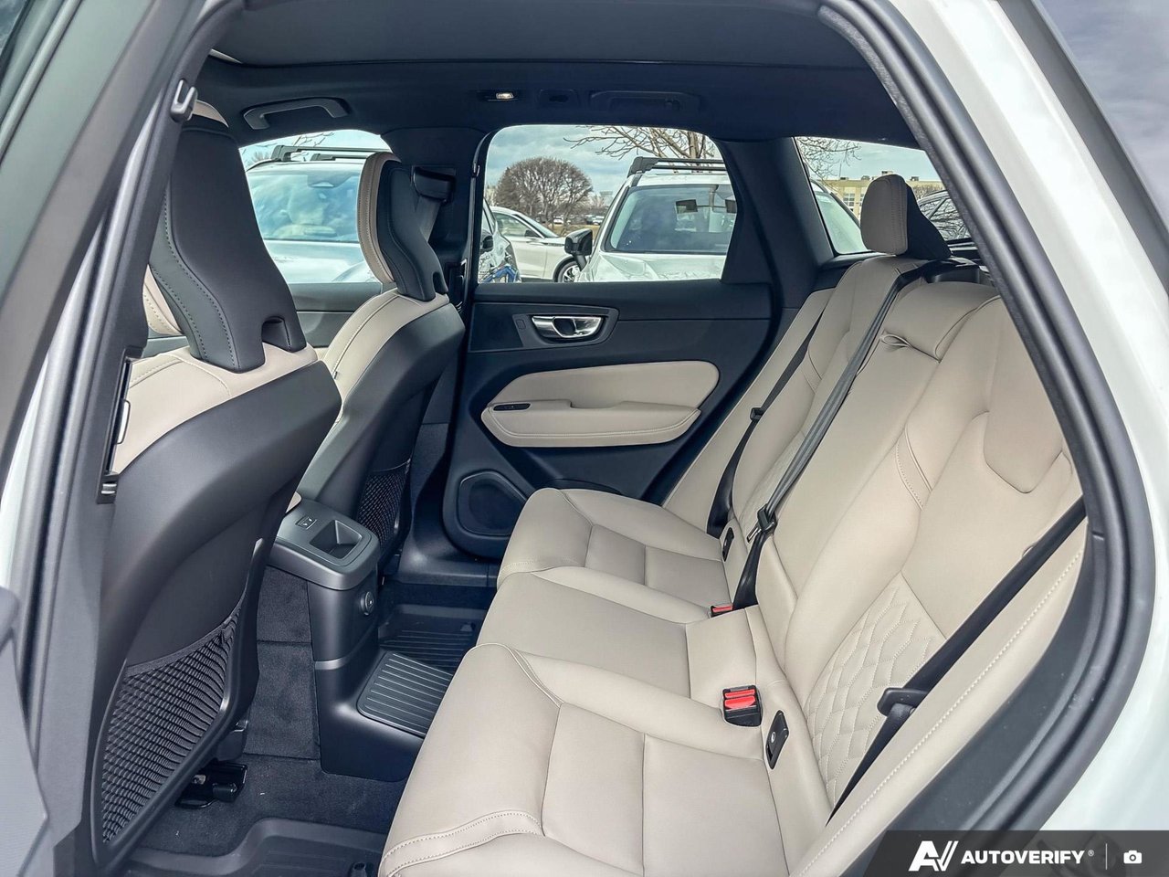 2026 Volvo XC60 Plug-In Hybrid Core Dark Theme-22