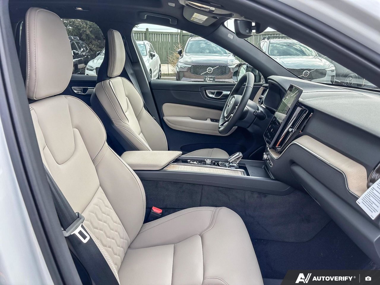 2026 Volvo XC60 Plug-In Hybrid Core Dark Theme-21