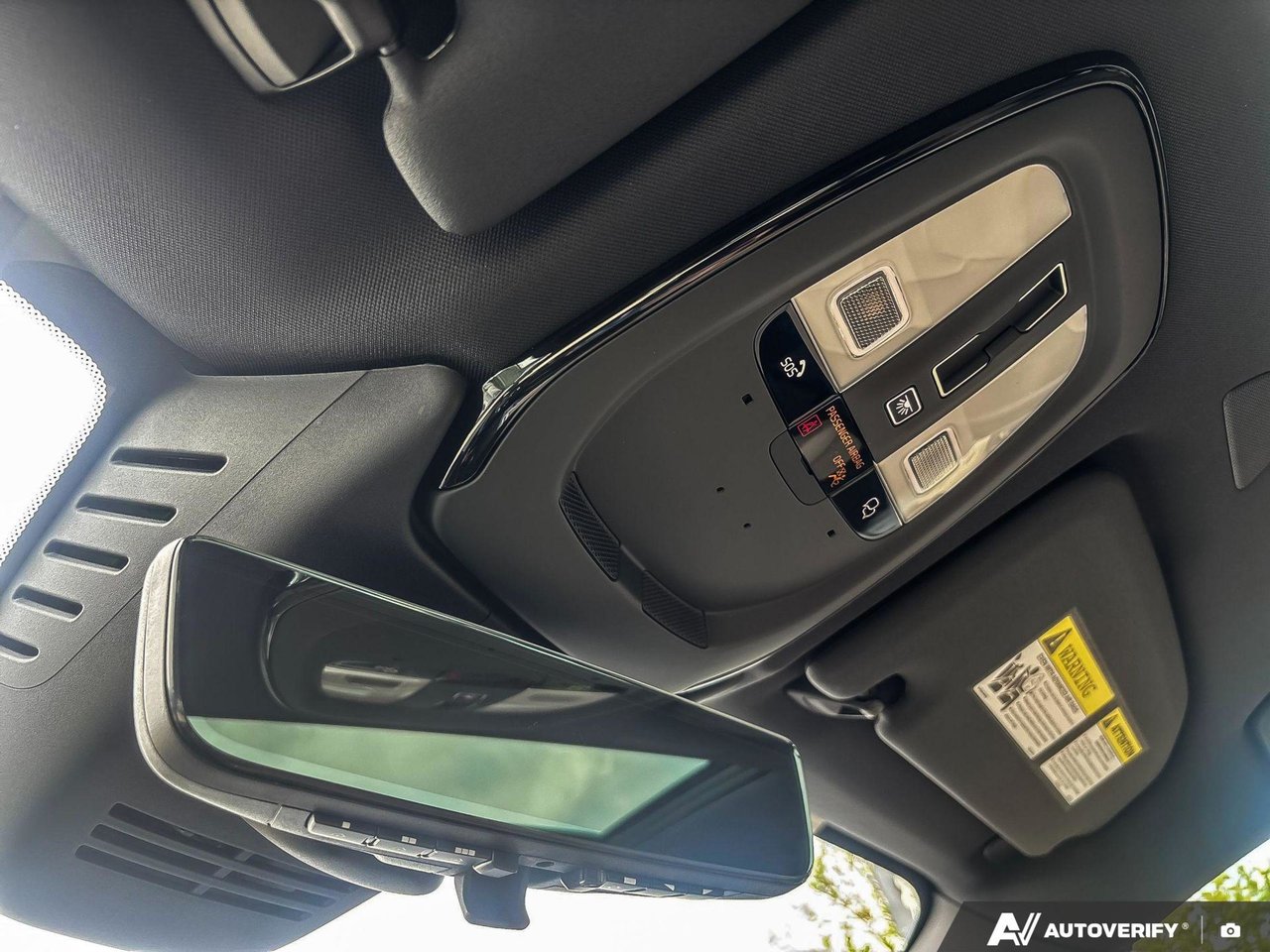2026 Volvo XC60 Plug-In Hybrid Plus Dark Theme-21