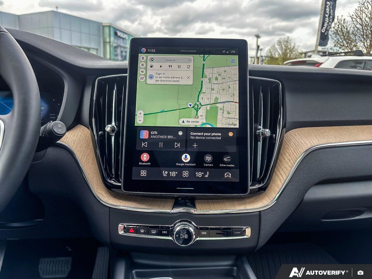 2026 Volvo XC60 Plug-In Hybrid Plus Dark Theme-19