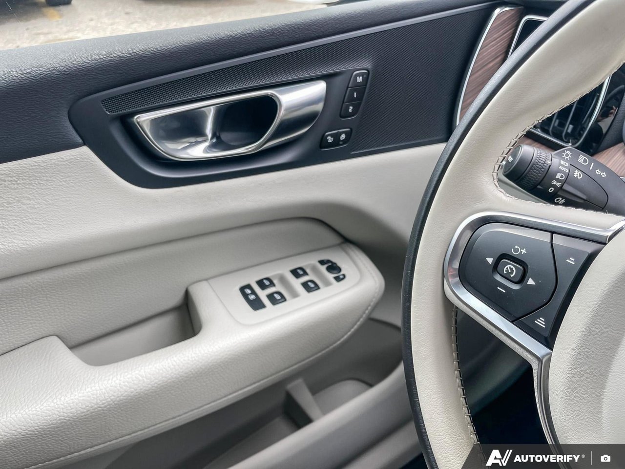 2022 Volvo XC60 Recharge Inscription Expression-16