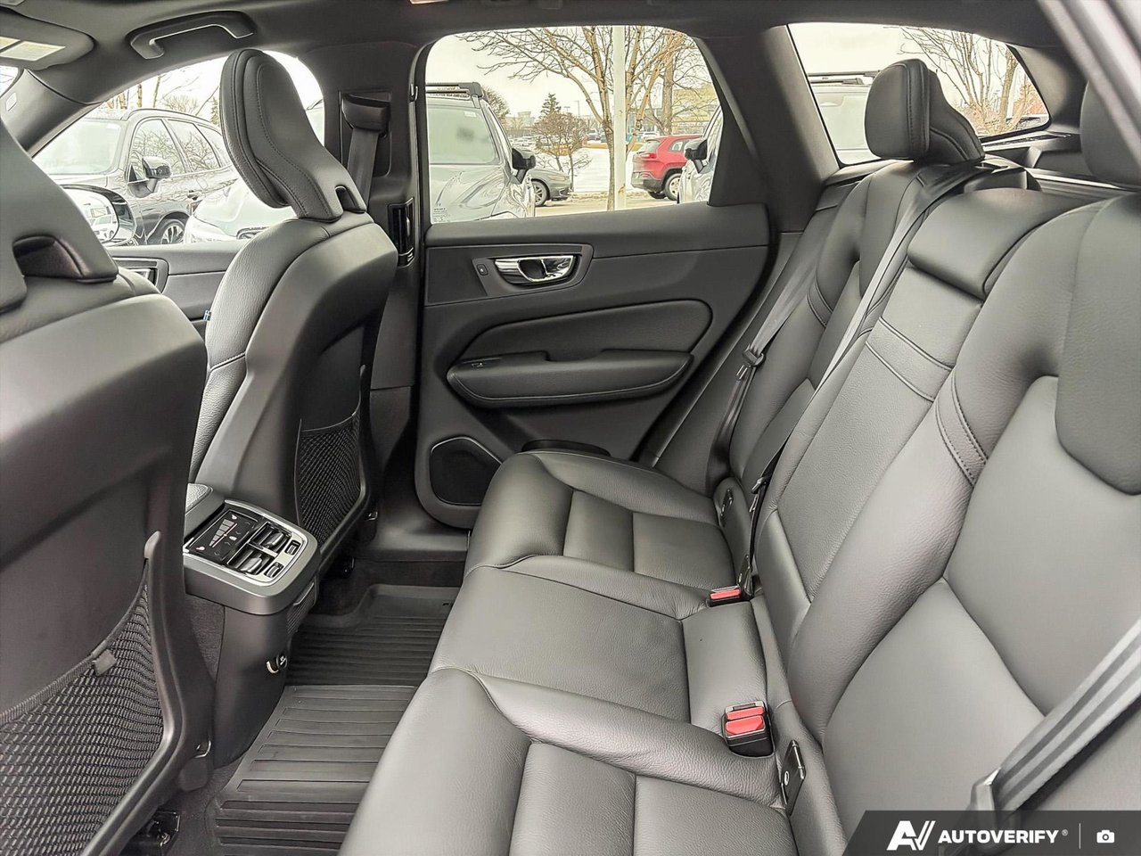 2020 Volvo XC60 Momentum-22