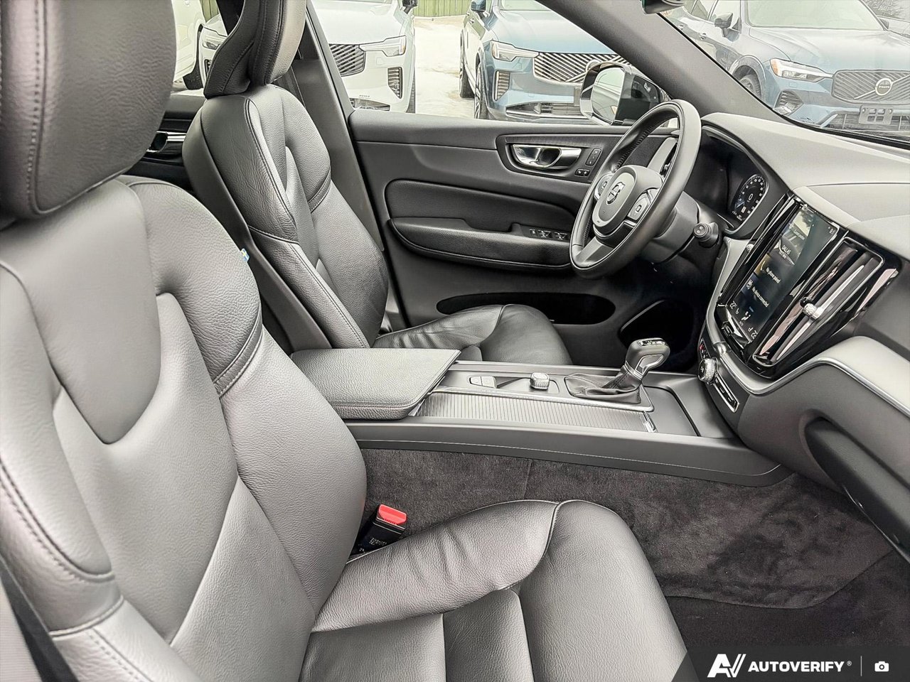 2020 Volvo XC60 Momentum-21