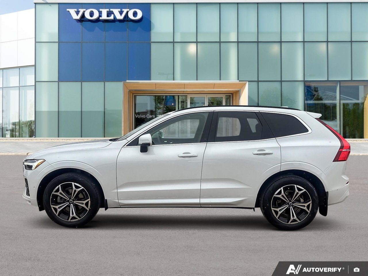 2022 Volvo XC60 Momentum-2