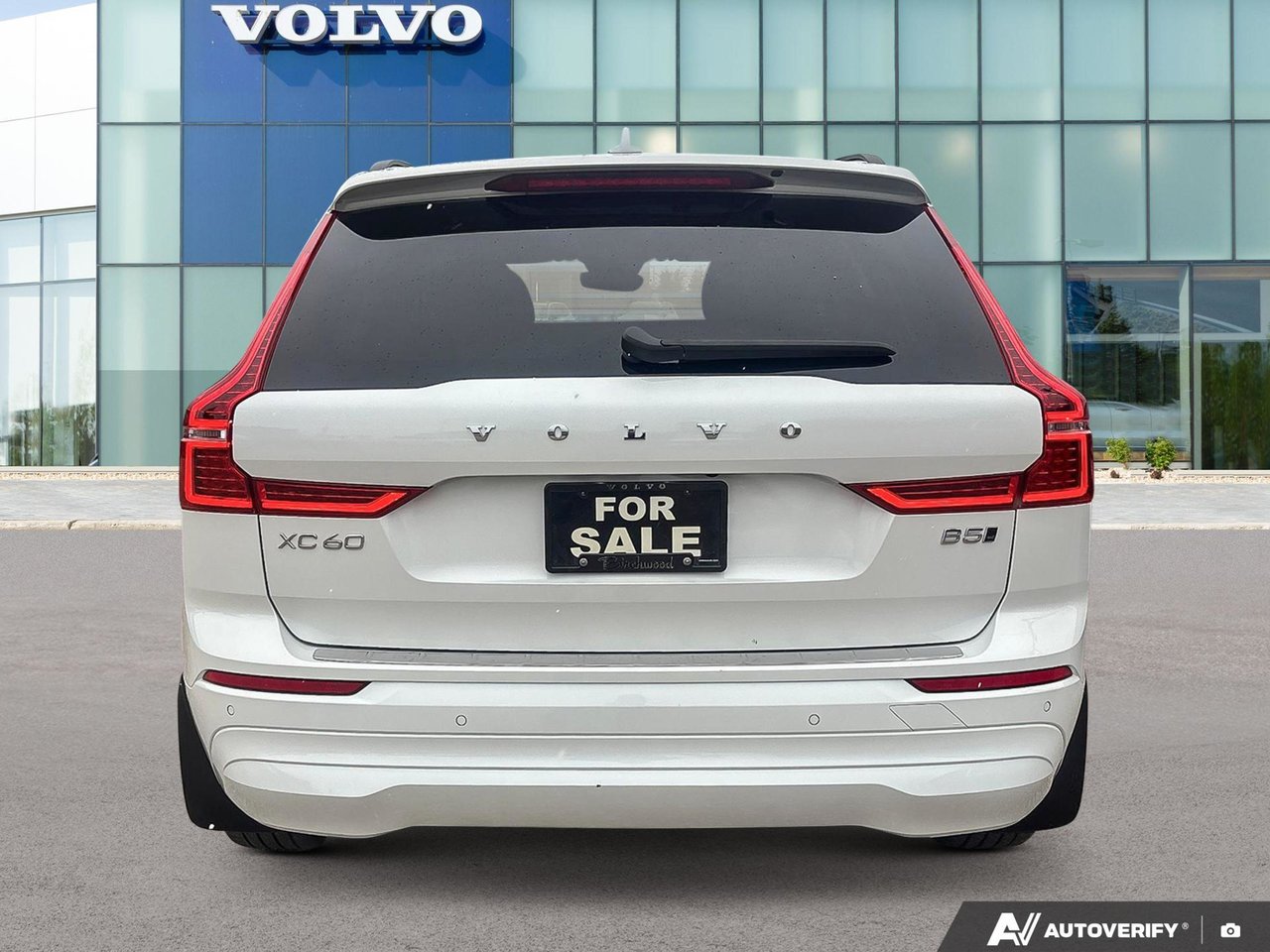 2022 Volvo XC60 Momentum-4