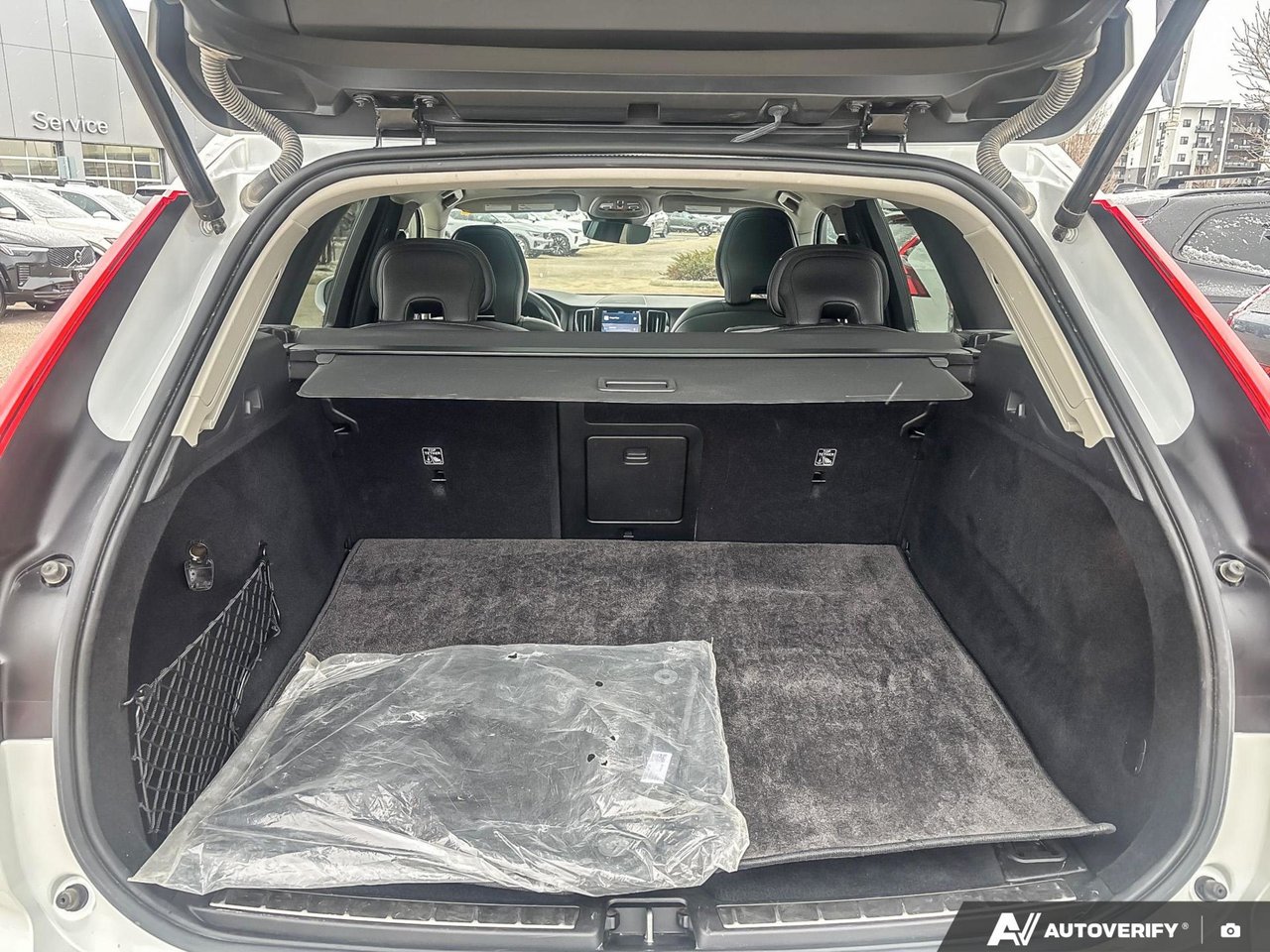2022 Volvo XC60 Momentum-8