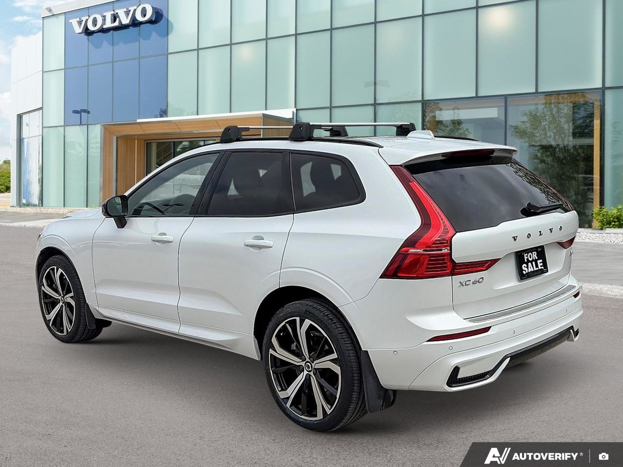 2022 Volvo XC60 R-Design-3